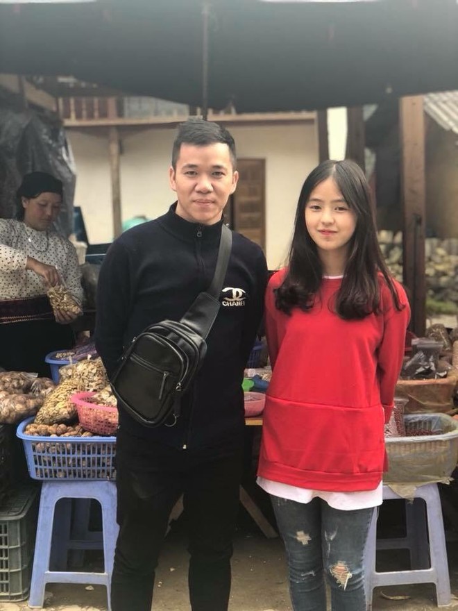 Lên Hà Giang, các phượt thủ khoe ảnh chụp chung với nữ sinh H’Mông hot nhất mạng xã hội - Ảnh 2.