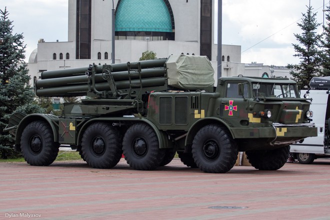 Ukraine tăng cường pháo phản lực phóng loạt cực mạnh: Ly khai miền Đông lạnh người? - Ảnh 1.