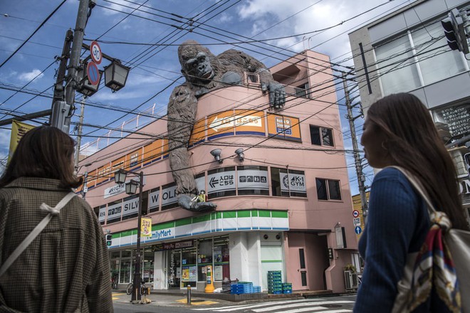 24h qua ảnh: Tượng King Kong khổng lồ trên một tòa nhà ở Nhật Bản - Ảnh 10.