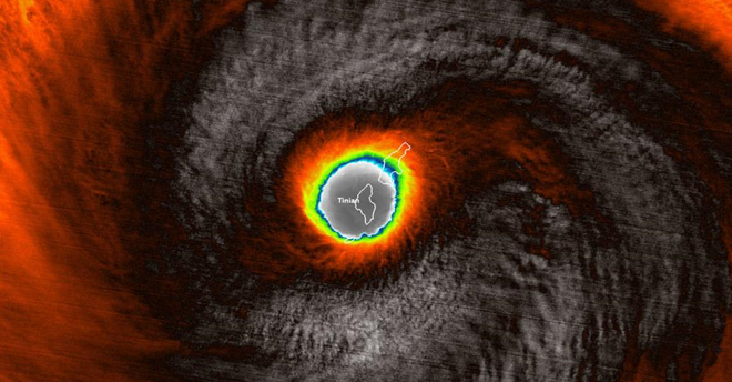 Mỹ hứng siêu bão mạnh nhất hành tinh năm 2018: Mắt bão nuốt trọn hòn đảo rộng 100km2 - Ảnh 2.