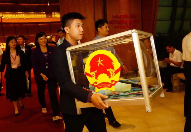 Quốc hội bỏ phiếu kín lấy phiếu tín nhiệm với 48 chức danh - Ảnh 4.