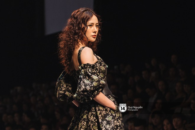 Bất ngờ lớn nhất VIFW 2018: Quỳnh Búp Bê làm vedette mở màn, trình diễn cực kỳ chuyên nghiệp - Ảnh 5.