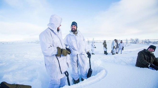 Ảnh: Binh sỹ NATO tập luyện cho cuộc tập trận Trident trong tuyết lạnh - Ảnh 7.