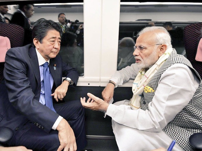 Ông Abe lần đầu khoe nhà riêng sang trọng, ông Modi học cách dùng đũa kiểu Nhật - Ảnh 12.