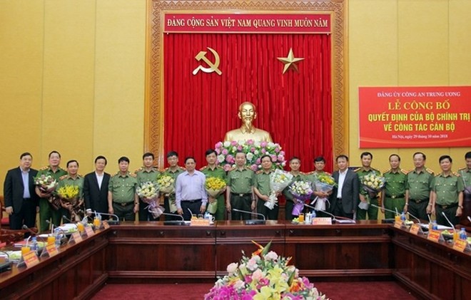 Đảng ủy Công an Trung ương công bố Quyết định của Bộ Chính trị về công tác cán bộ - Ảnh 1.