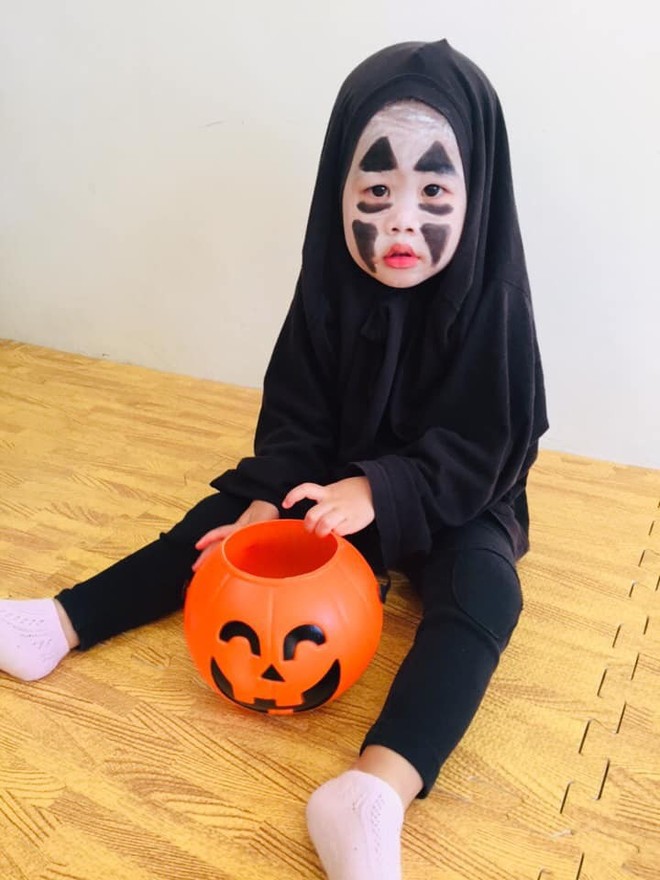 Đại chiến Halloween: Quên ma quỷ đi, giờ hóa trang thành đồ ăn vặt và trà sữa mới... đáng sợ - Ảnh 10.