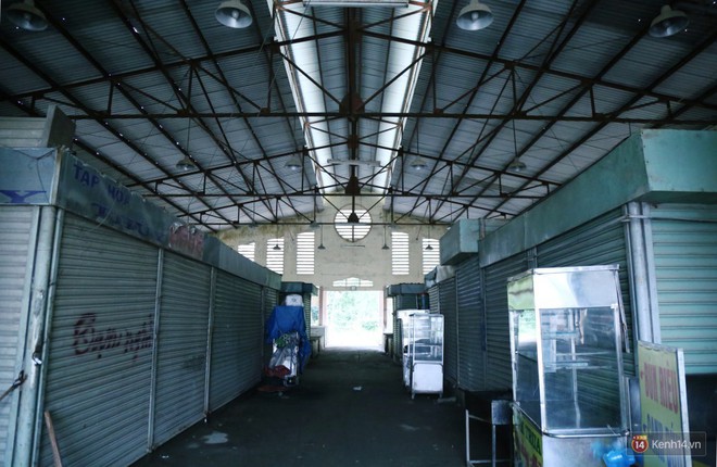 Cảnh u ám bên trong khu chợ tiền tỷ ở Sài Gòn bị bỏ hoang gần 15 năm qua - Ảnh 5.