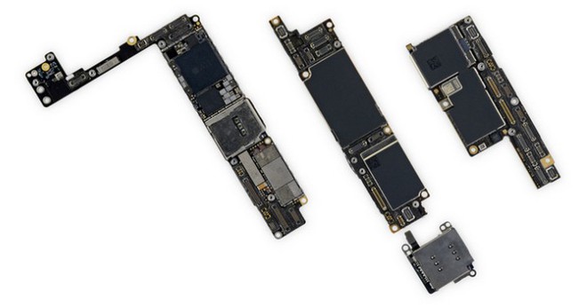 Mổ bụng iPhone Xr: Nội thất pha trộn giữa iPhone 8 và iPhone X, không quá khó sửa chữa - Ảnh 10.
