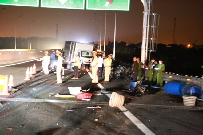 Tai nạn kinh hoàng trên cao tốc Hải Phòng-Quảng Ninh, 2 người tử vong - Ảnh 10.