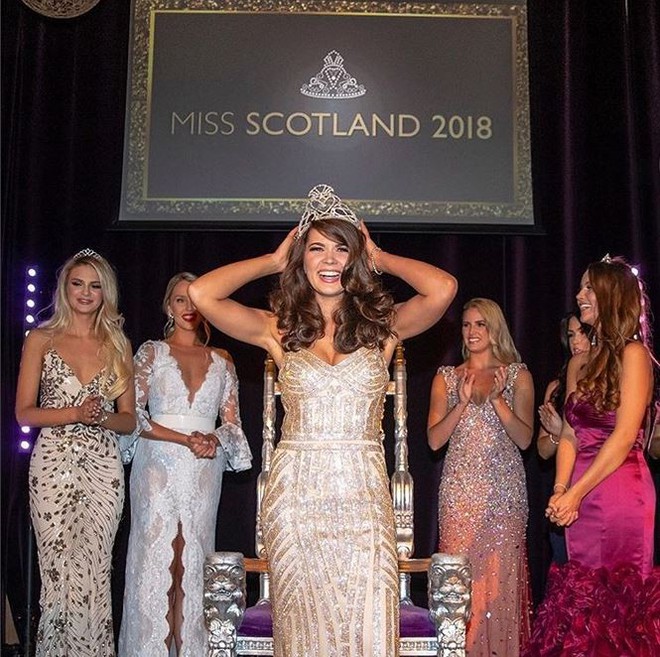 Nhan sắc nữ tiếp viên hàng không Dubai đăng quang Hoa hậu Scotland - Ảnh 1.