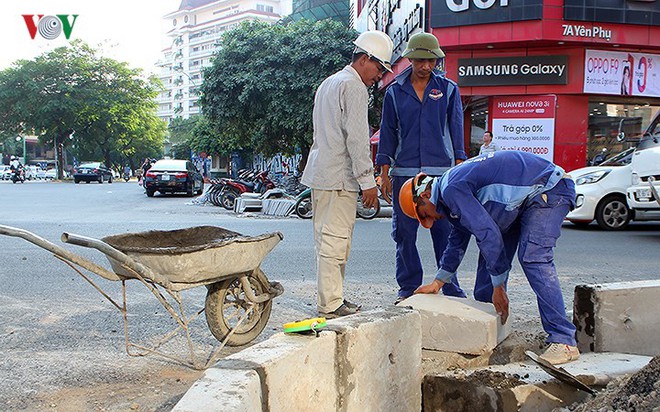 Toàn cảnh cầu vượt hơn 300 tỷ đồng ở Hà Nội sắp khánh thành - Ảnh 10.