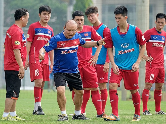 Đông Nam Á rộn ràng chuẩn bị AFF Cup - Ảnh 1.