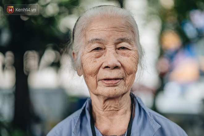 Cụ bà được mệnh danh nữ hùng vá săm vỉa hè Hà Nội: Nghỉ hưu sau 21 năm vá xe, bỏ rượu bia để sống khoẻ mạnh - Ảnh 7.