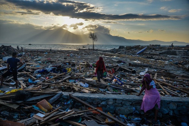 7 ngày qua ảnh: Lính Indonesia ngụy trang duyệt binh nhân lễ kỷ niệm thành lập quân đội - Ảnh 5.