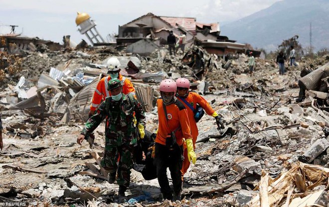 Sau thiên tai kép, hai ngôi làng ở Indonesia bị xóa sổ khỏi hành tinh - Ảnh 2.