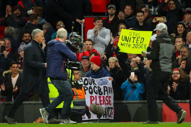 Mourinho tiết lộ tin nhắn của Ban giám đốc Man United trước trận gặp Newcastle - Ảnh 1.