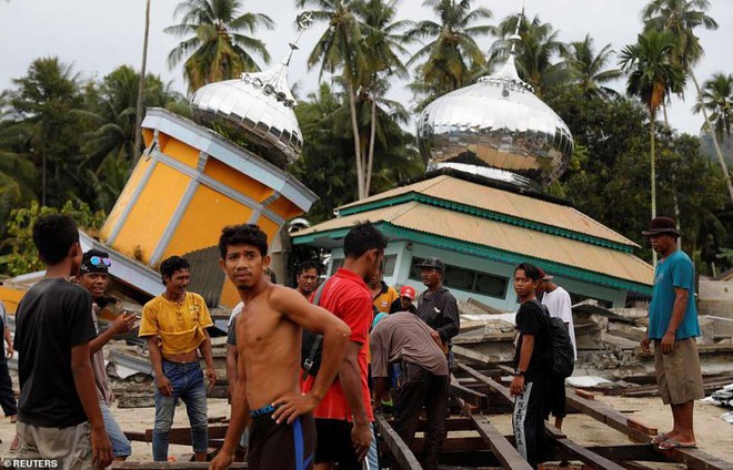 Sau thiên tai kép, hai ngôi làng ở Indonesia bị xóa sổ khỏi hành tinh - Ảnh 15.