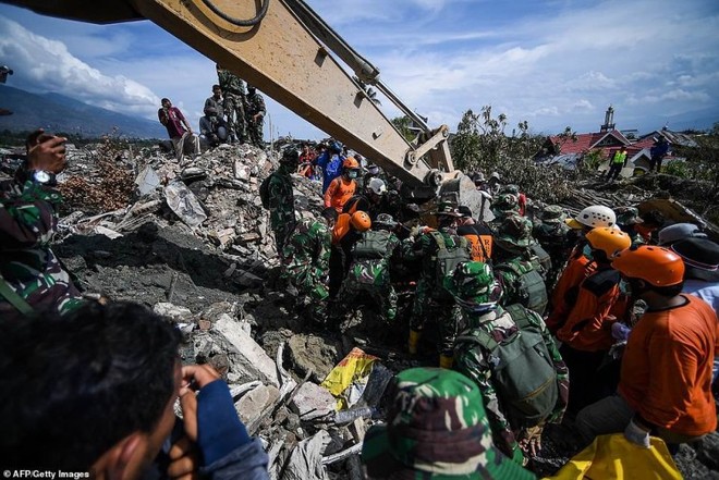 Sau thiên tai kép, hai ngôi làng ở Indonesia bị xóa sổ khỏi hành tinh - Ảnh 6.