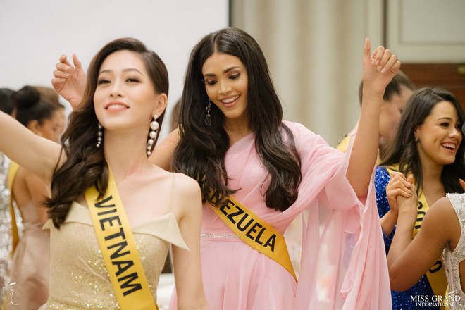 Nhan sắc xấu khó tin của các đối thủ Á hậu Việt Nam tại Hoa hậu Hòa bình Thế giới 2018 - Ảnh 21.