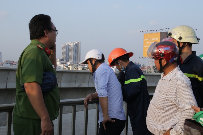 Người phụ nữ để lại thư tuyệt mệnh rồi nhảy xuống cầu Sài Gòn tự tử - Ảnh 5.