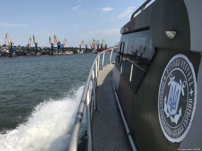 Tư lệnh hải quân Ukraine: Moskva định chọc sườn Kiev từ biển Azov, nhưng chưa đủ tự tin - Ảnh 2.