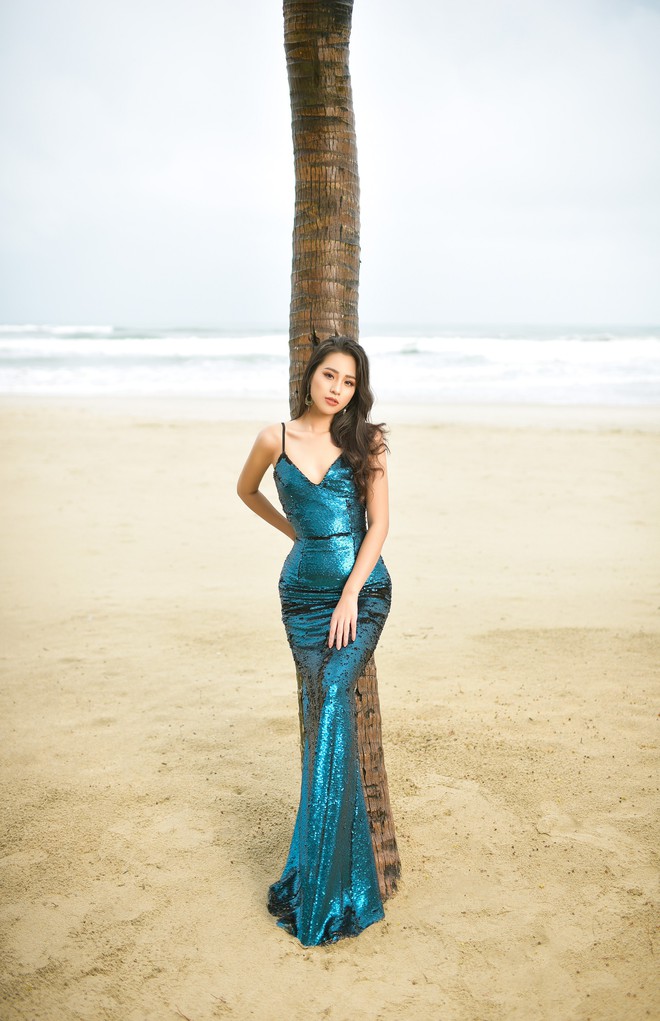 Vẻ gợi cảm của người đẹp sinh năm 2000 gây tiếc nuối nhất tại Hoa hậu Việt Nam 2018 - Ảnh 1.