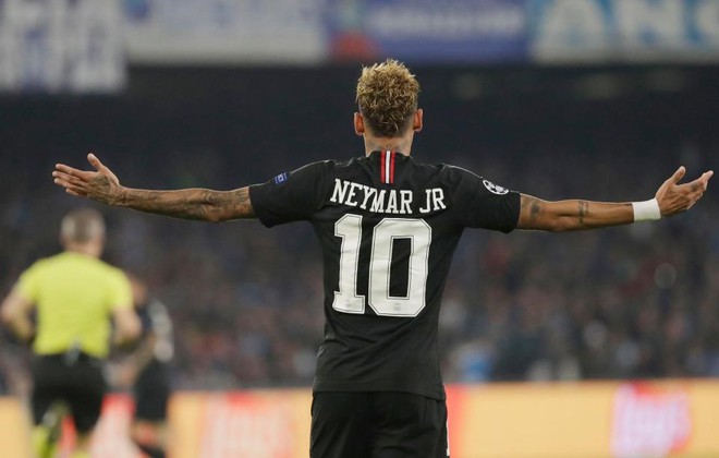 900.000 bảng/tuần tại PSG, Neymar nhận lương cao nhất thế giới - Ảnh 2. 900.000 bảng/tuần tại PSG, Neymar nhận lương cao nhất thế giới - Ảnh 2.