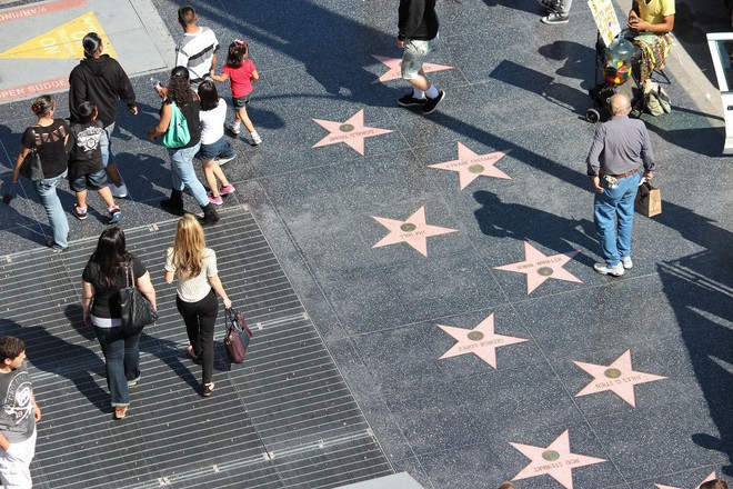 Làm sao để được vinh danh trên Đại lộ Danh vọng Hollywood? Không phải cứ nổi tiếng là được in sao đâu nhé! - Ảnh 4.