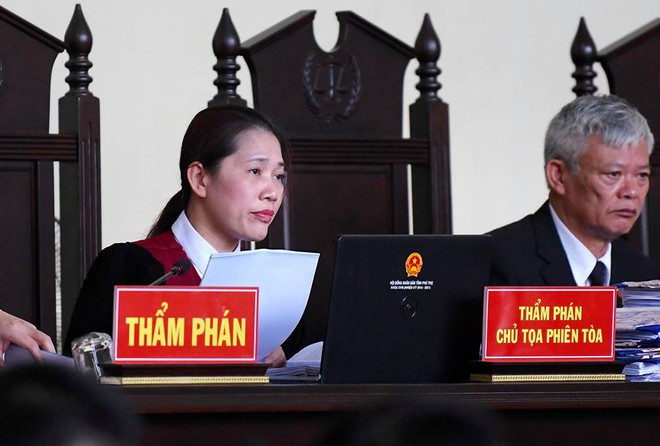 Nữ chủ tọa xử vụ ông Phan Văn Vĩnh: Bị cáo không phải chào Hội đồng xét xử - Ảnh 3.