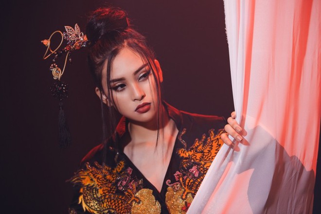 Tưởng chừng sẽ flop khi hát Lạc trôi, Tiểu Vy xuất sắc lọt vào vòng 2 phần thi tài năng Miss World 2018 - Ảnh 5.
