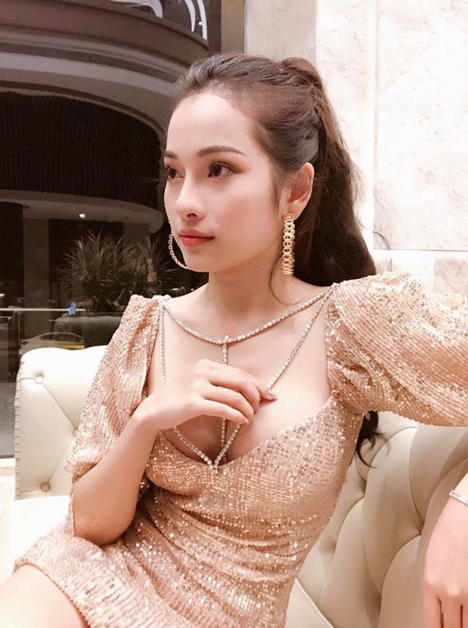 Cận cảnh vẻ nóng bỏng, sang chảnh của người yêu mới Dương Khắc Linh sau khi chia tay Trang Pháp - Ảnh 4.