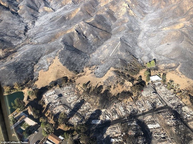 California nhìn từ trên cao hoang tàn như tận thế sau vụ cháy rừng thảm khốc - Ảnh 6.