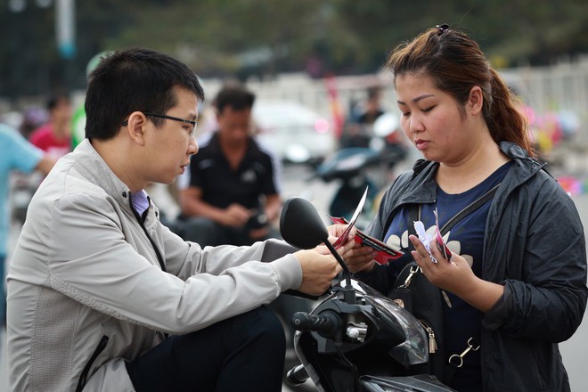 Vé chợ đen giảm nhiệt trước trận Việt Nam - Malaysia - Ảnh 2.