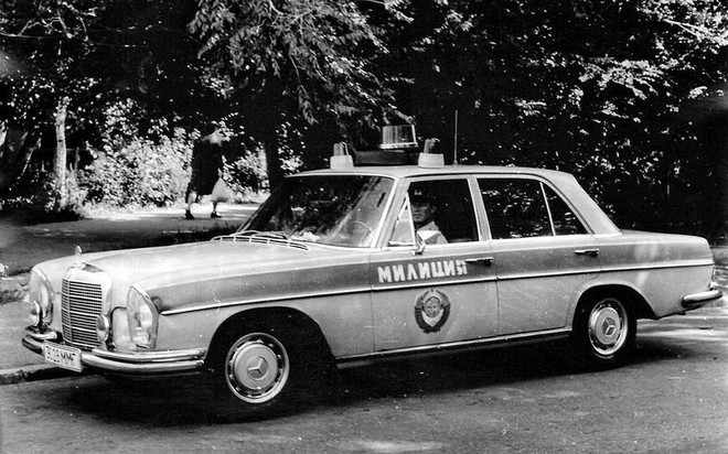 Tại sao cảnh sát Liên Xô được cấp xe Porsche, Mercedes, BMW để làm nhiệm vụ? - Ảnh 3.