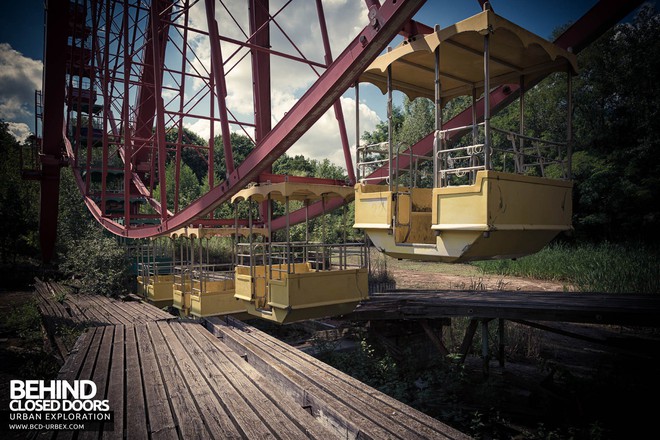 Spreepark: Từng là công viên giải trí hàng đầu nước Đức, lụi bại sau khi rơi vào tay trùm thuốc phiện rồi bị bỏ hoang suốt 16 năm qua - Ảnh 5.