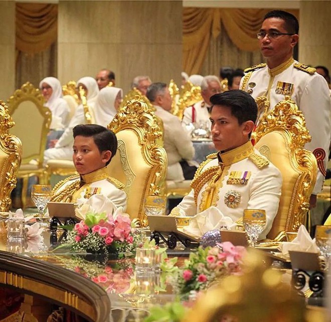 Nhà có 1.788 phòng, sở hữu hơn 7.000 siêu xe lại đẹp trai, tại sao Hoàng tử Brunei vẫn lẻ bóng - Ảnh 8.