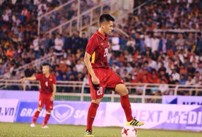 Trung vệ Đình Trọng và phong cách sơ vin độc nhất vô nhị ở AFF Cup 2018 - Ảnh 9.