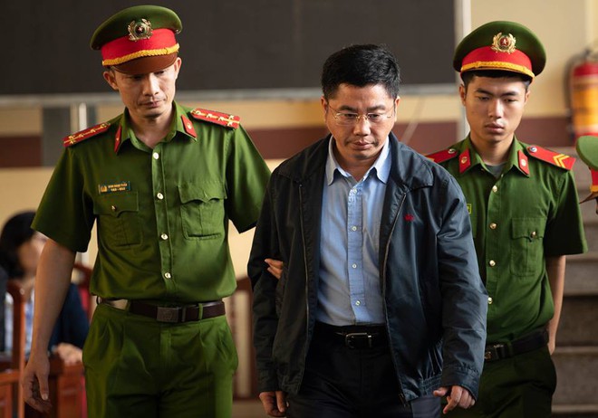Trùm đánh bạc Nguyễn Văn Dương từ chối quyền kháng cáo, cựu tướng Hóa vẫn một mực chối tội - Ảnh 1.