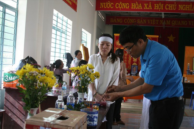 Tan hoang sau khi hứng bom nước, bão số 9 mà tới, dân không biết tránh đâu - Ảnh 1.