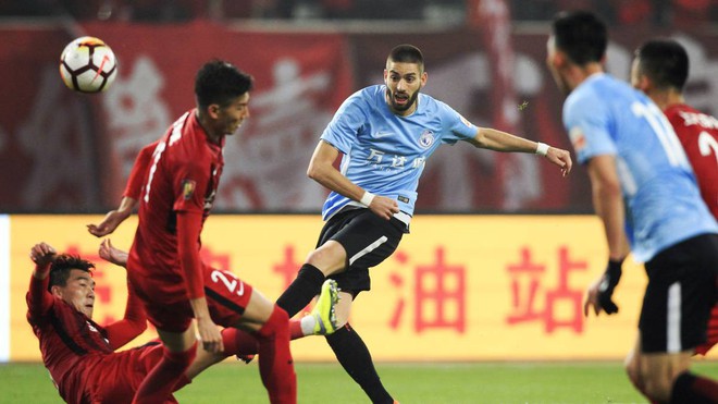 Cầu thủ giành HCĐ World Cup đấm vỡ mũi đồng đội người Trung Quốc - Ảnh 1.