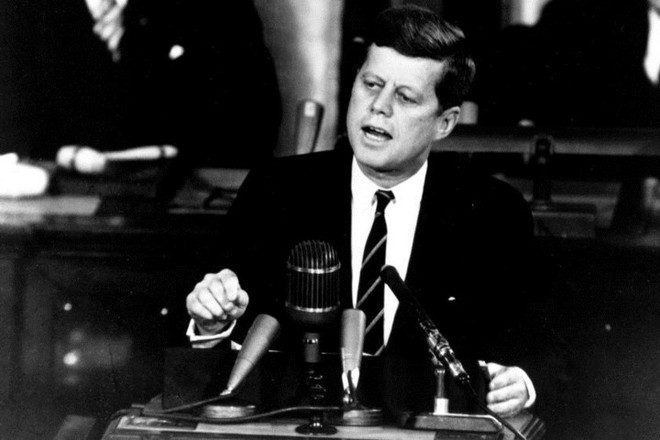 Ảnh: Tổng thống Mỹ Kennedy và phát súng định mệnh cách đây 55 năm - Ảnh 1.