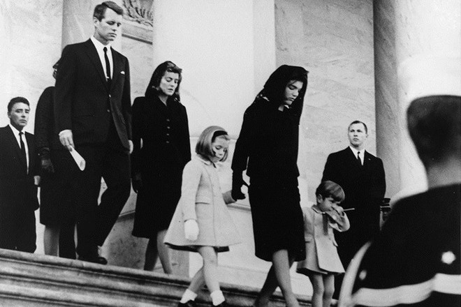 Ảnh: Tổng thống Mỹ Kennedy và phát súng định mệnh cách đây 55 năm - Ảnh 11.