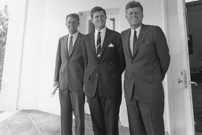 Ảnh: Tổng thống Mỹ Kennedy và phát súng định mệnh cách đây 55 năm - Ảnh 2.