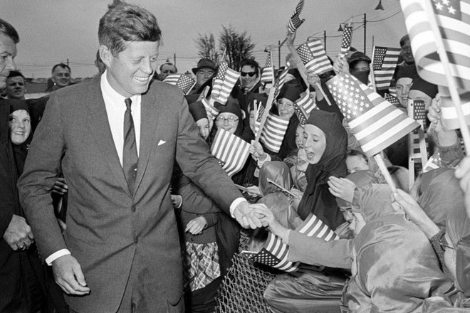 Ảnh: Tổng thống Mỹ Kennedy và phát súng định mệnh cách đây 55 năm - Ảnh 6.