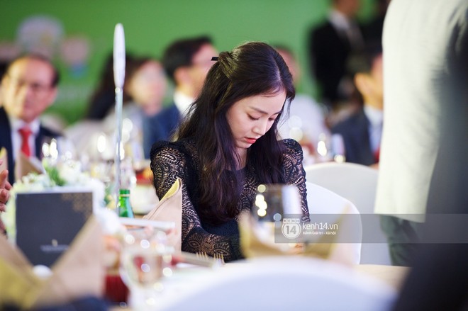 Bộ ảnh đẹp nhất của Kim Tae Hee tại đêm tiệc Hàn ở Hà Nội: Khoảnh khắc minh tinh châu Á hút hồn toàn bộ khán phòng - Ảnh 7.