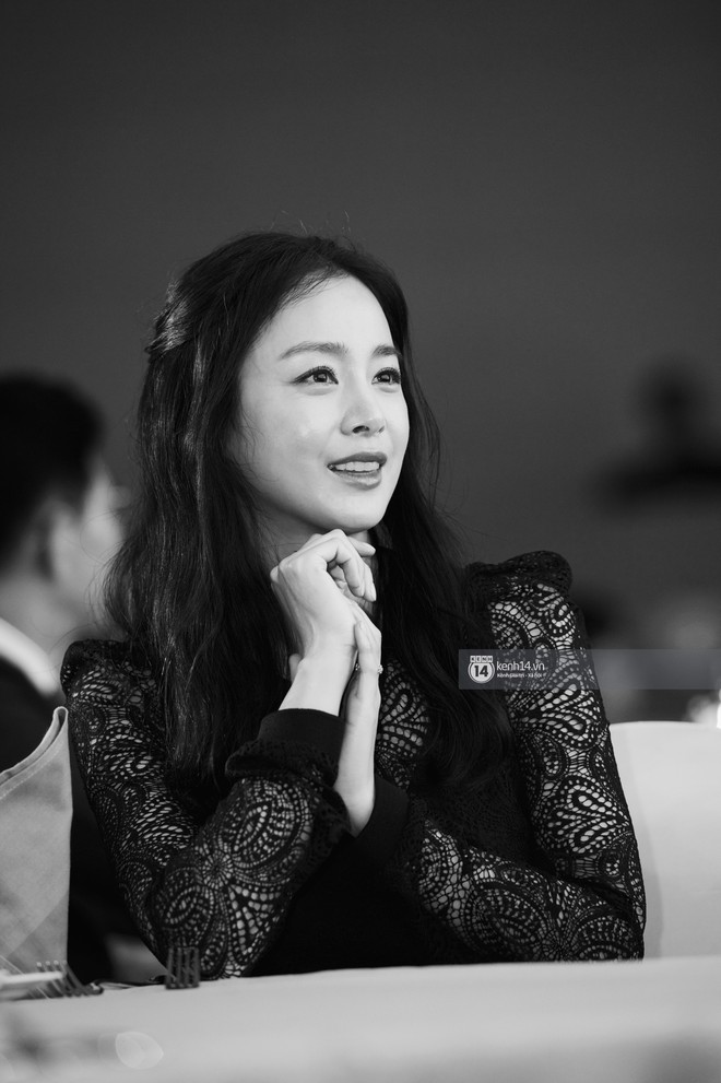 Bộ ảnh đẹp nhất của Kim Tae Hee tại đêm tiệc Hàn ở Hà Nội: Khoảnh khắc minh tinh châu Á hút hồn toàn bộ khán phòng - Ảnh 10.
