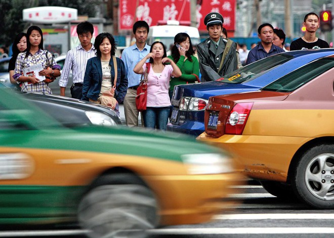 Gia đình Trung Quốc bị hơn 100 vụ tai nạn giao thông trong 6 năm và lý do đằng sau - Ảnh 2.