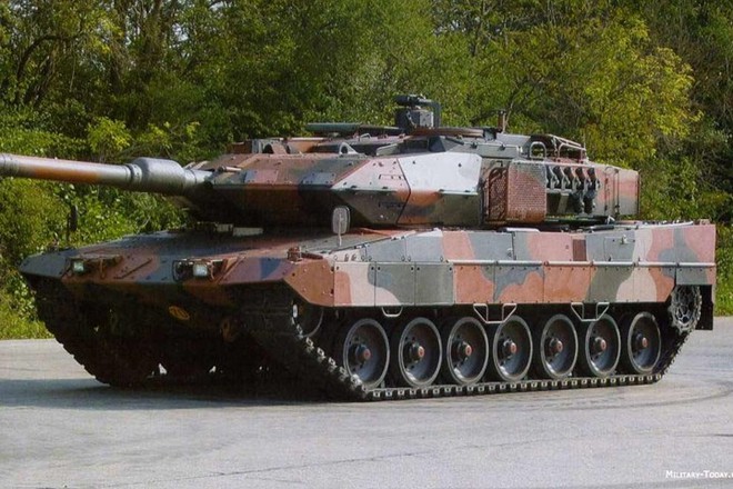 Xe tăng chủ lực Leopard 2A6 của Đức uy lực hàng đầu thế giới - Ảnh 4.