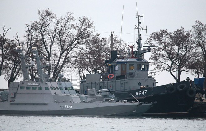 Tàu Nga bị xé toạc phần hông, hỏng nặng sau khi đâm húc, nã đạn vào tàu Ukraine - Ảnh 5.