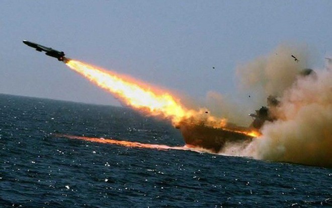 Soái hạm lớn nhất của Hải quân Ukraine: Chỉ dính 1 tên lửa Nga là tan xác ngay lập tức! - Ảnh 2.